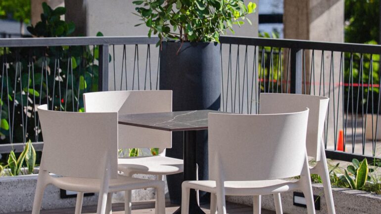 Décorer un jardin de ville : 6 idées testées en 2026