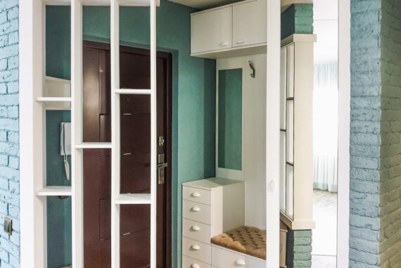 Astuces de rangement pour studios : gagner 30% d'espace