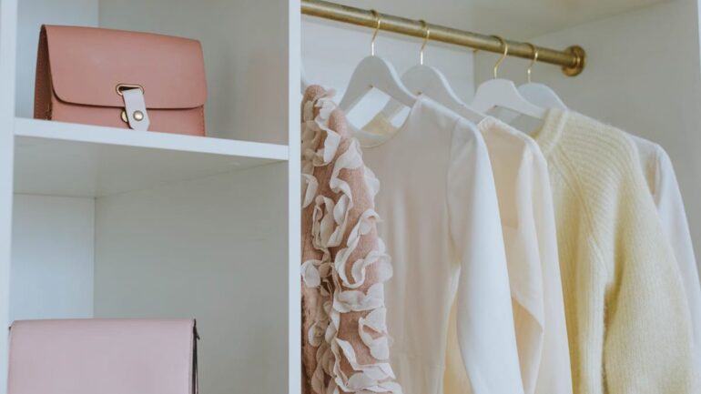 Rangement créatif petits appartements : 7 solutions qui changent tout